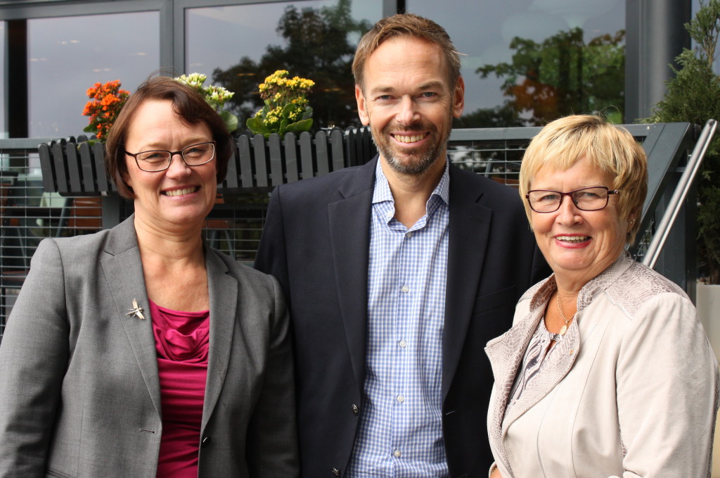 Svenska reformgruppen är tillsatt  på initiativ  av Markus Österlund från Folktinget och Kristina Wikberg på Kommunförbundet. Ulla-Maj Wideroos är ordförande för reformgruppen.