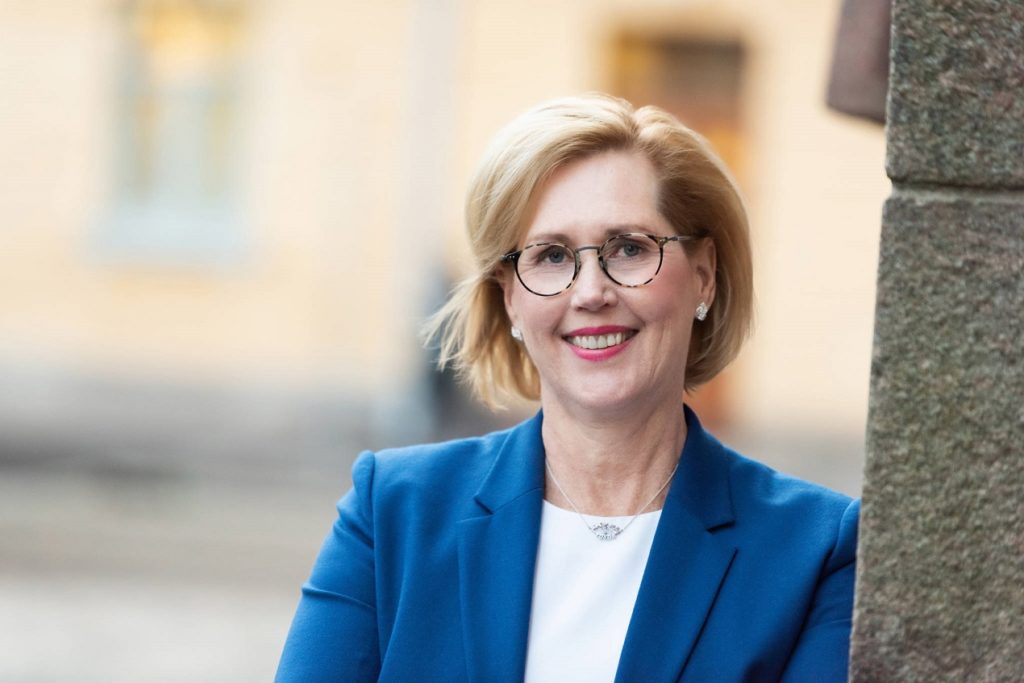 Arbetsminister Tuula Haatainen (SDP) tillsatte nämnden.