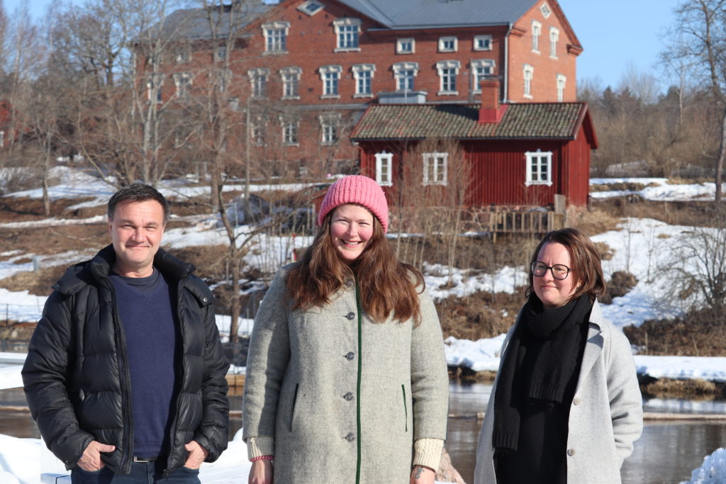 Arrangörerna Mats Grönblom, Nina Sointu och Susanna Kankare säger att festivalen också handlar om livsstilen i Raseborg. Foto: John Illman.