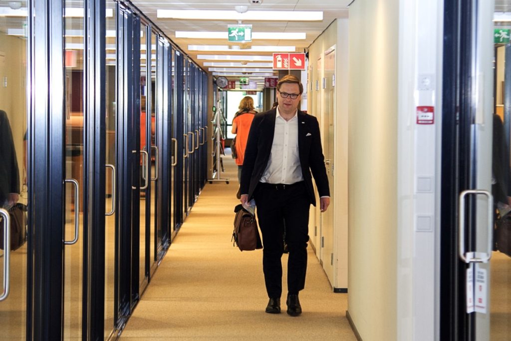Daniel Sazonov är biträdande borgmästare i Helsingfors med ansvar för social- och hälsovården. (Foto: Tommy Pohjola)